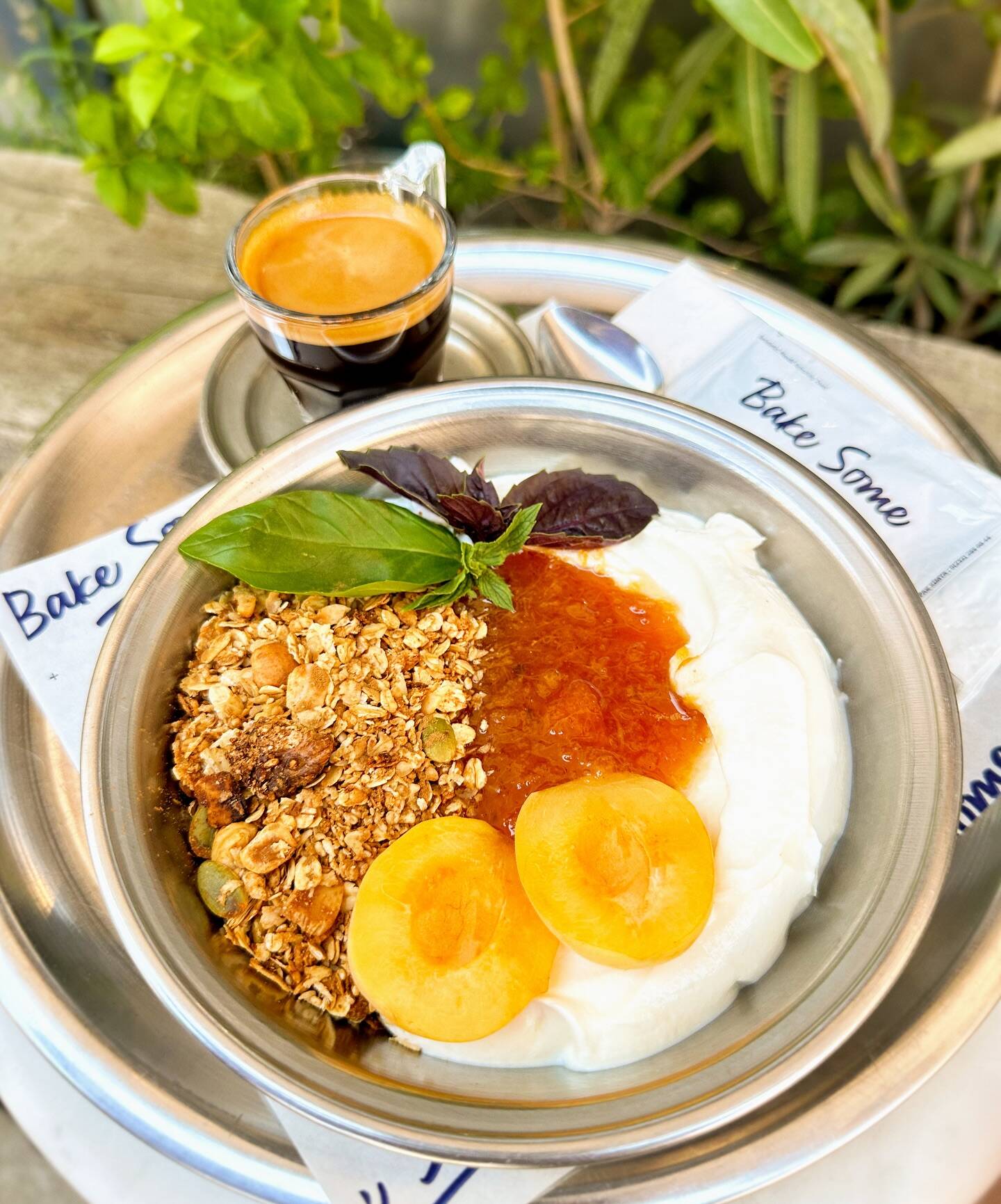 Vanilyalı süzme yoğurt